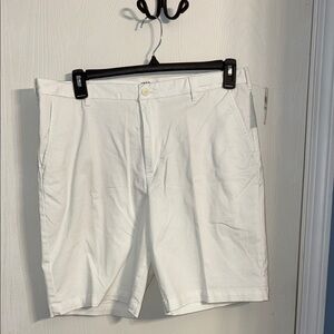 Izod White Flat Front Shorts for Casual Elegance